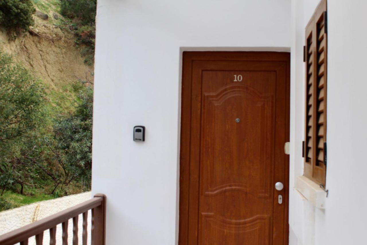 Skeleas 10 Apartment Pissouri Bagian luar foto