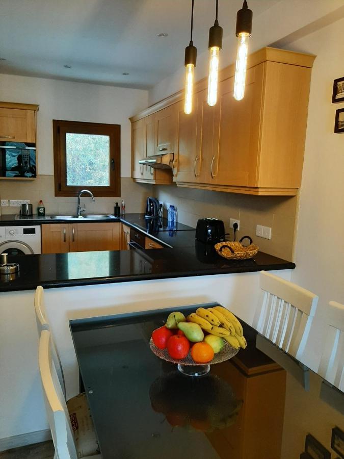 Skeleas 10 Apartment Pissouri Bagian luar foto