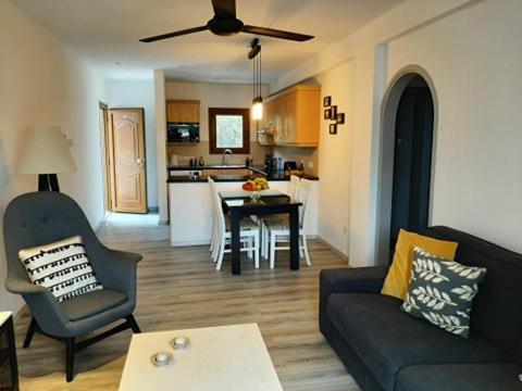 Skeleas 10 Apartment Pissouri Bagian luar foto