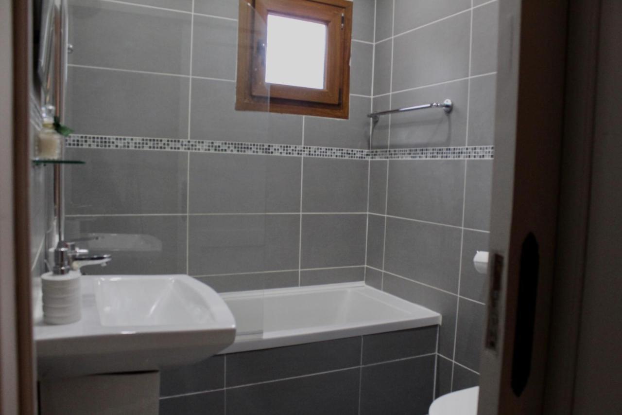 Skeleas 10 Apartment Pissouri Bagian luar foto